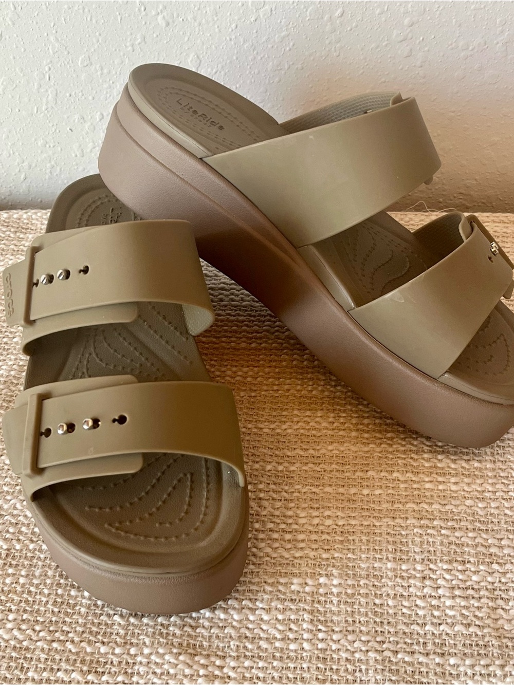CROCS Brooklyn Buckle Wedge Slide